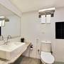 Горящие туры в отель The Bell Hotel & Convention Centre  - 3