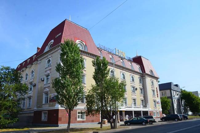 Лион Отель