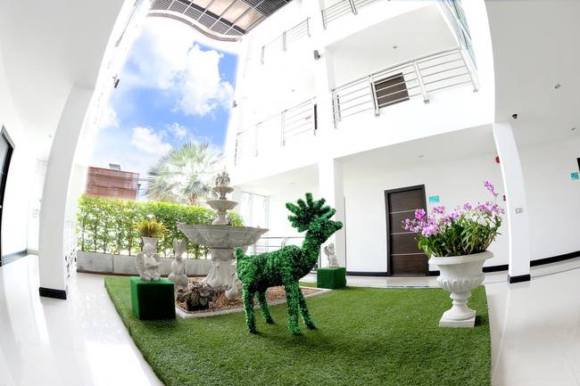 Рхиенчэй Плейс
