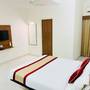 Горящие туры в отель Hotel Grand Bee - 1