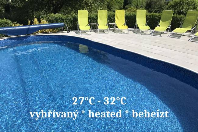 Двůр Стран