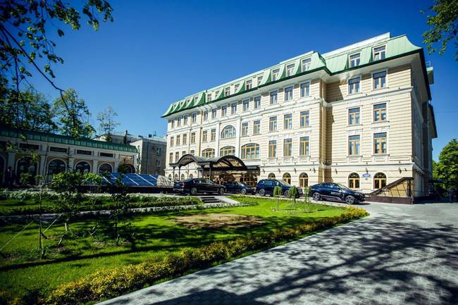 Тсар Пэлес Лакшири Отель и СПА
