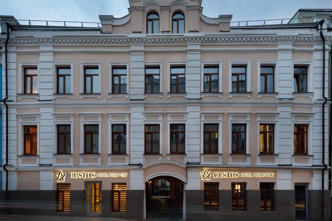 Кустос Отель Петровскы