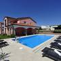 Горящие туры в отель Modern Holiday Home in Novigrad With Swimming Pool - 5