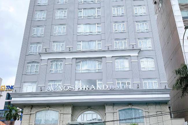 Акнос Гранд Хотел