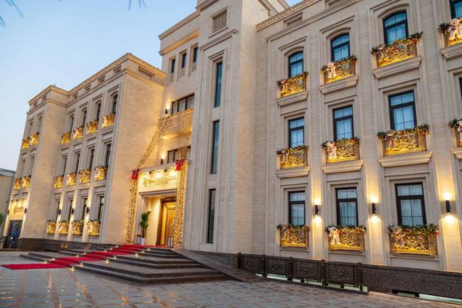 Парадайс Плаза Лакшери Отел