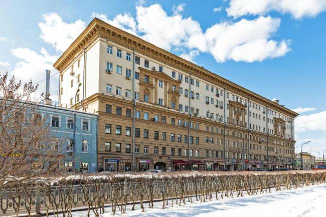Аксис Москоу Колорс